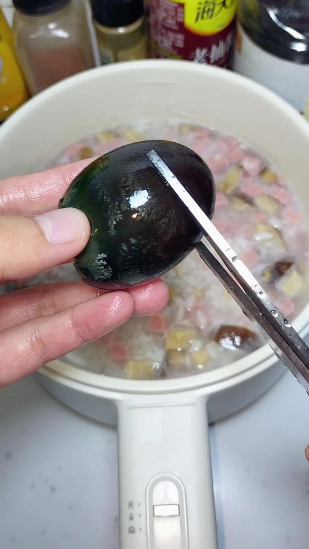 打工人下班如何快速吃上饭?!皮蛋火腿粥