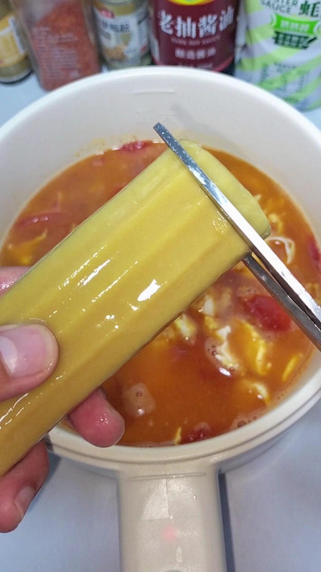 打工人下班如何快速吃上饭!番茄鸡蛋年糕汤