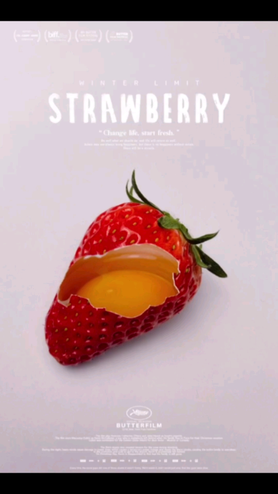 “草莓鸡蛋羹创意照”