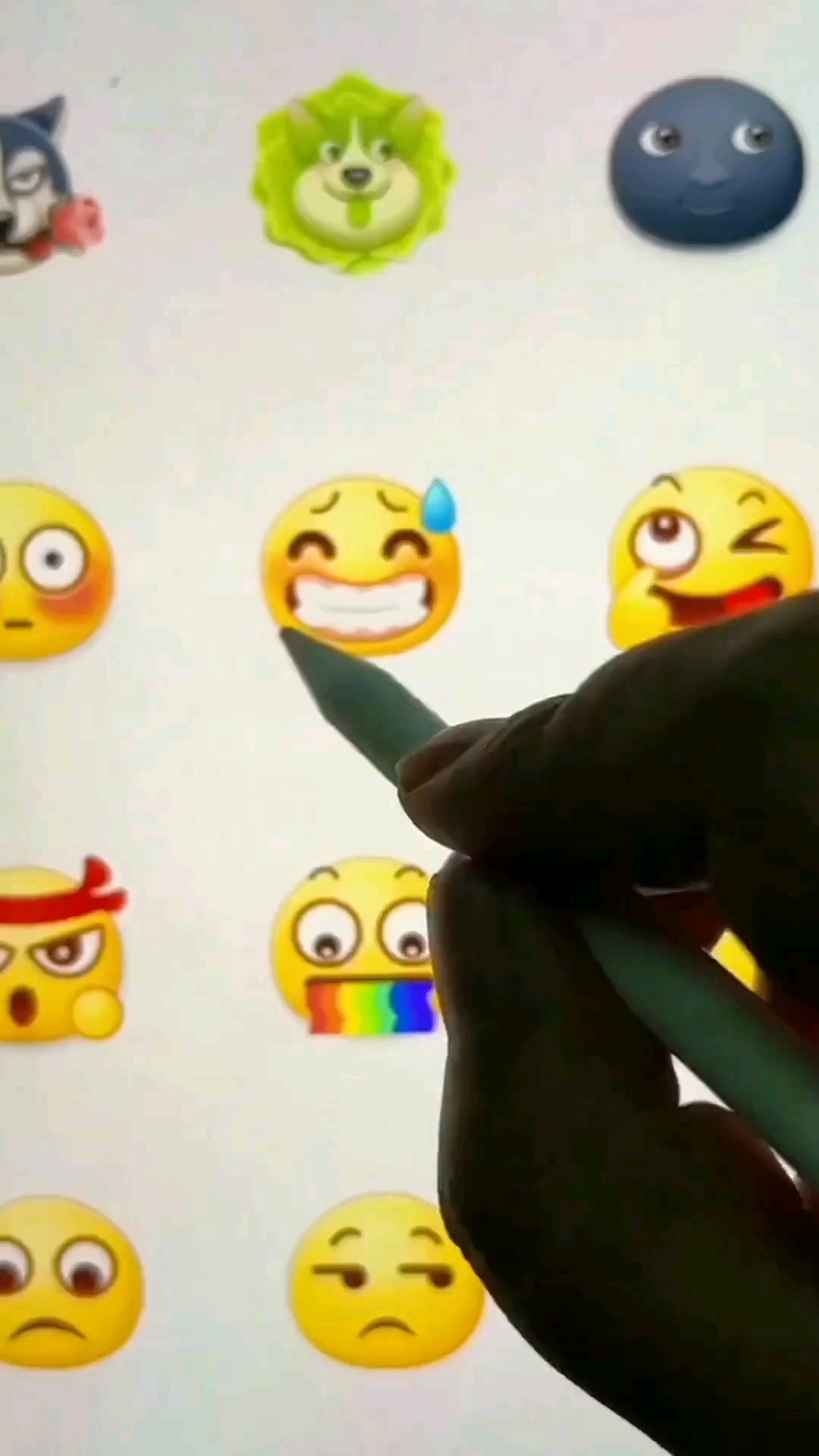 笑?让你笑_ #热门表情包 #表情包 #小黄脸表情包 
