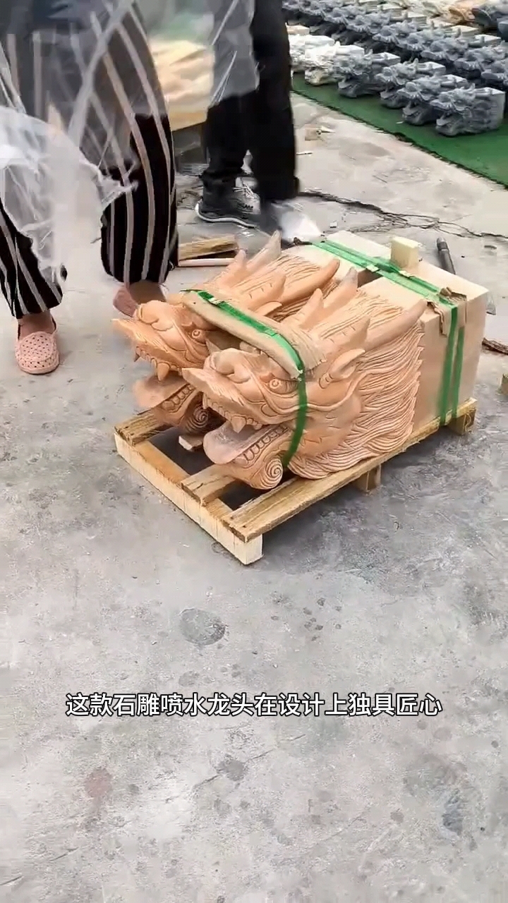 新中式石雕喷水龙头晚霞红青石龙头吐水庭院鱼池出水口景观流水