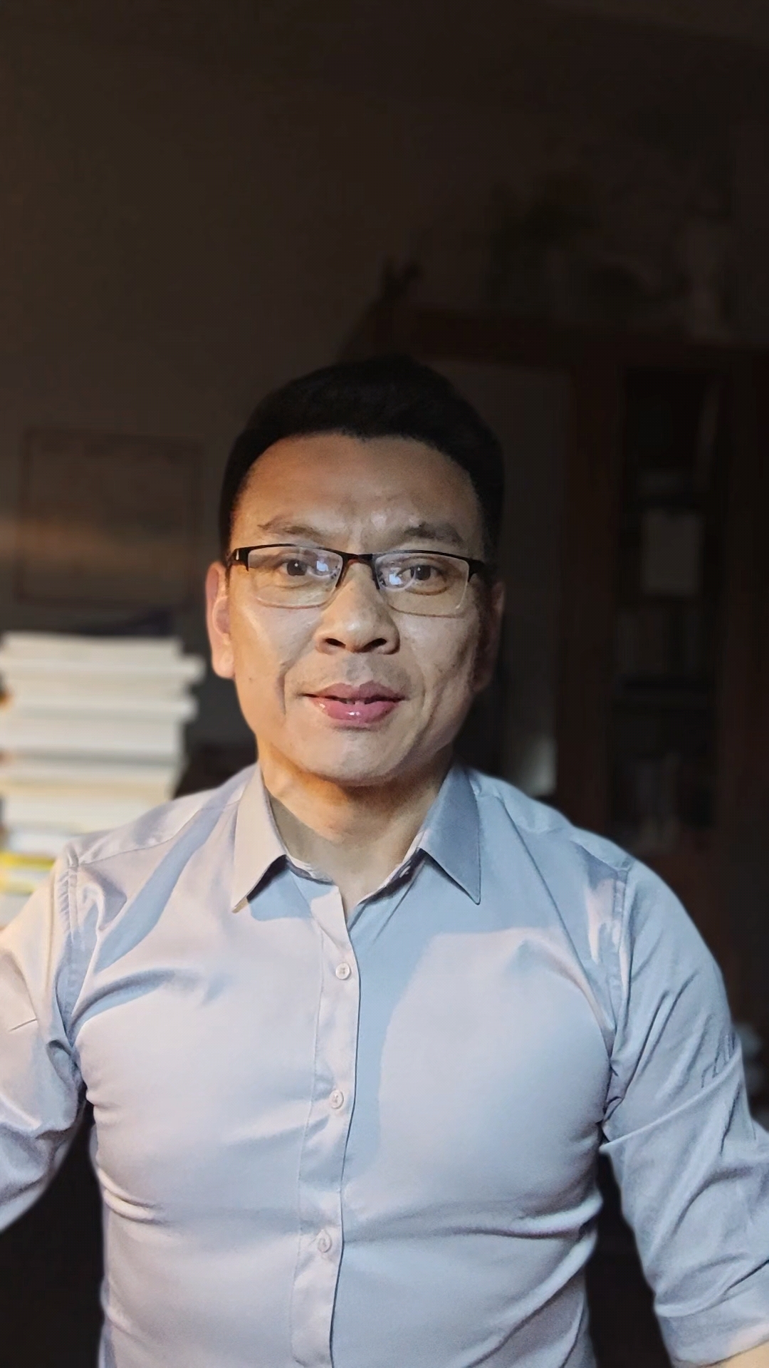 第一批用AI养娃的家长已经疯成表情包了,速效救心丸竟在手机里