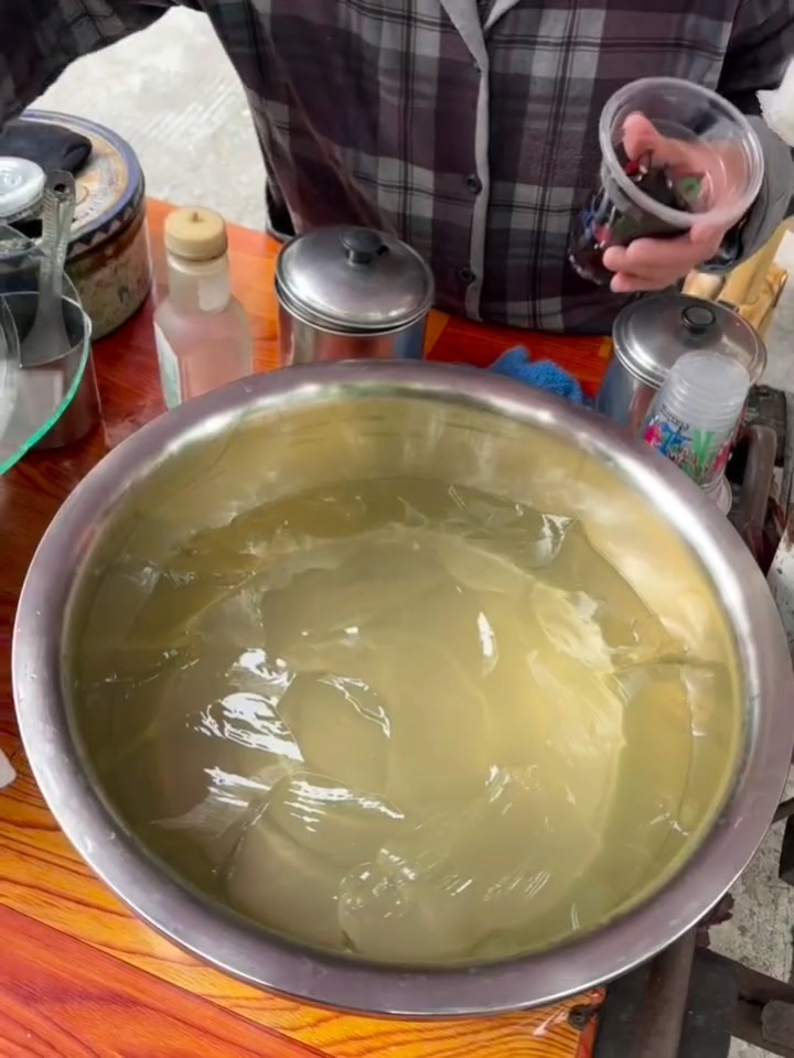 台州街头老奶奶卖的洋菜膏!!便宜又好喝