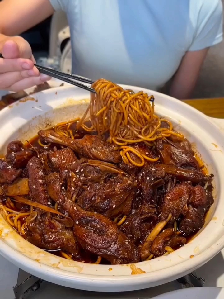 只有吃过的人,才懂这一口武汉黑鸭!