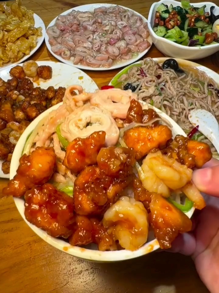 保定街边38年老菜馆 味道真的很不错