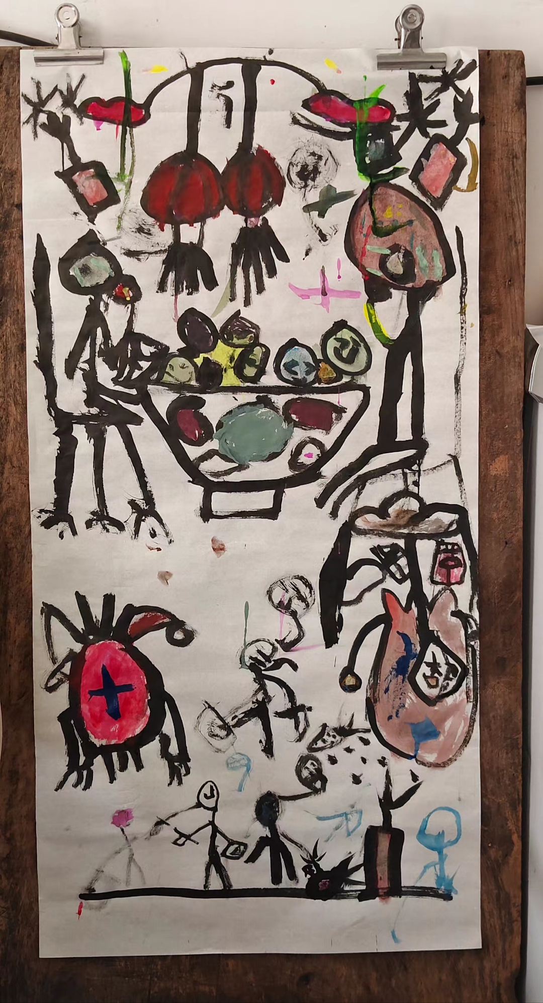 今天小朋友纯毛笔国画之元宵节吃汤圆和粉红色螃蟹等等/足足画了2个多小时/打下手帮他换洗墨桶