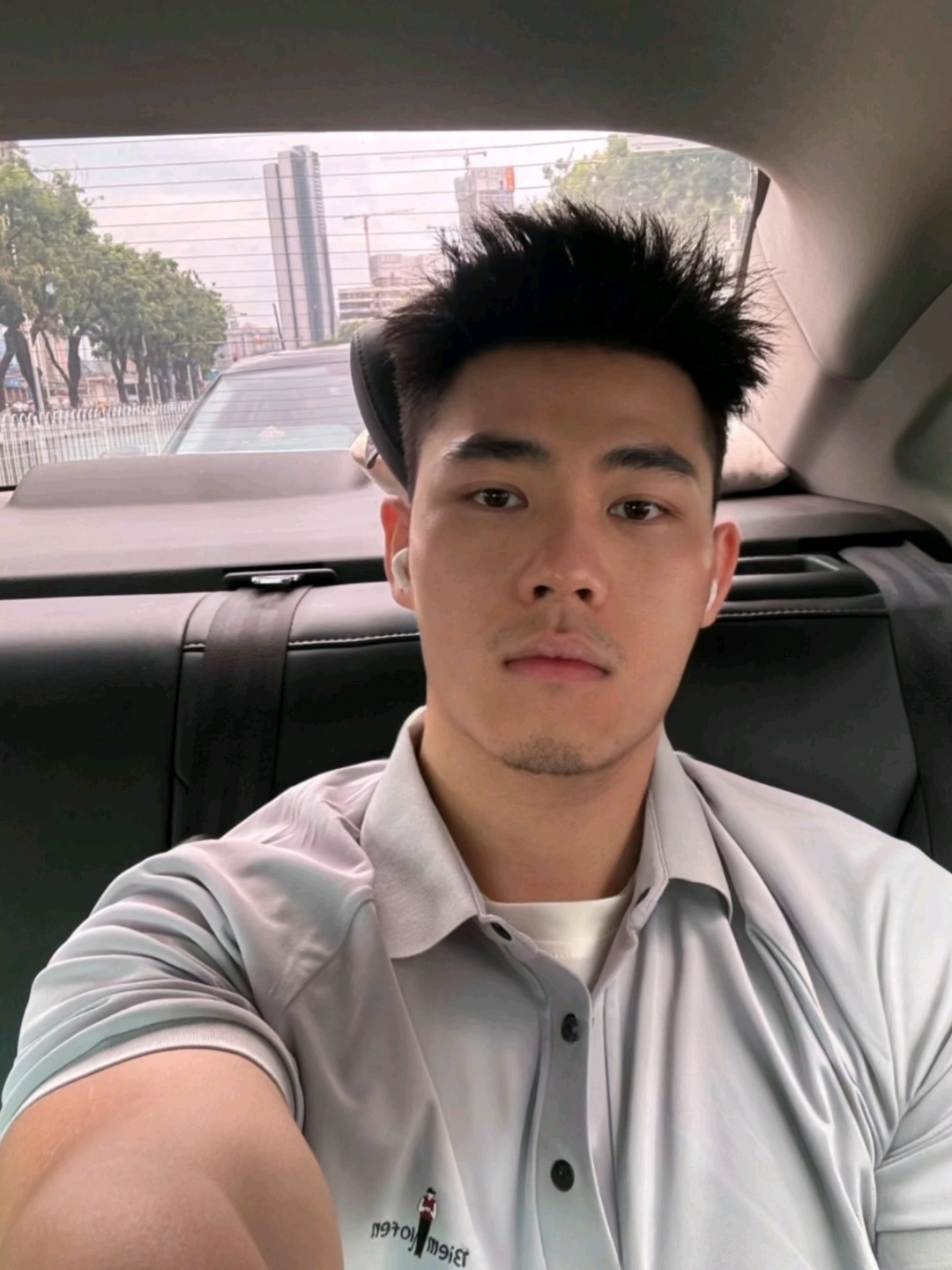 英俊帅气荷尔蒙满满的胡子帅哥