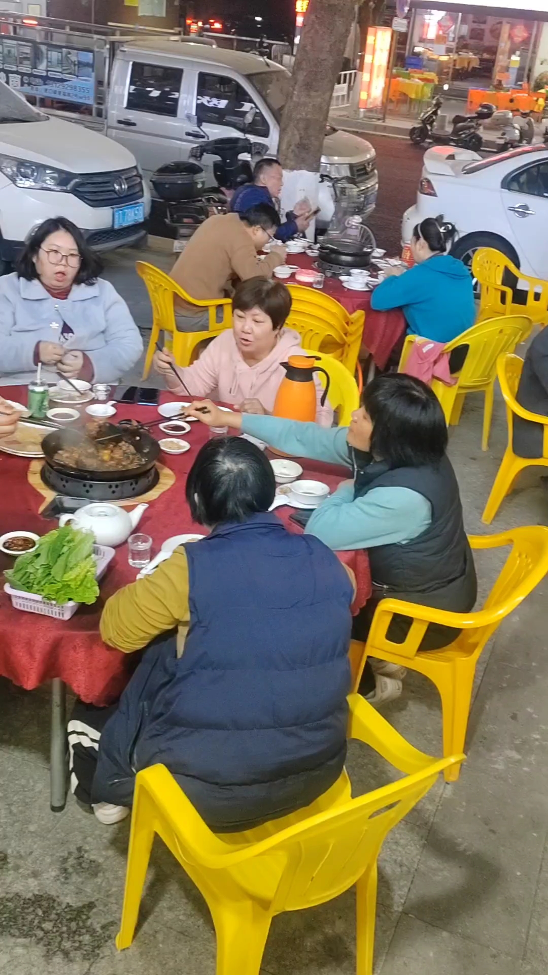 招牌生蚝鸡子焖鸡