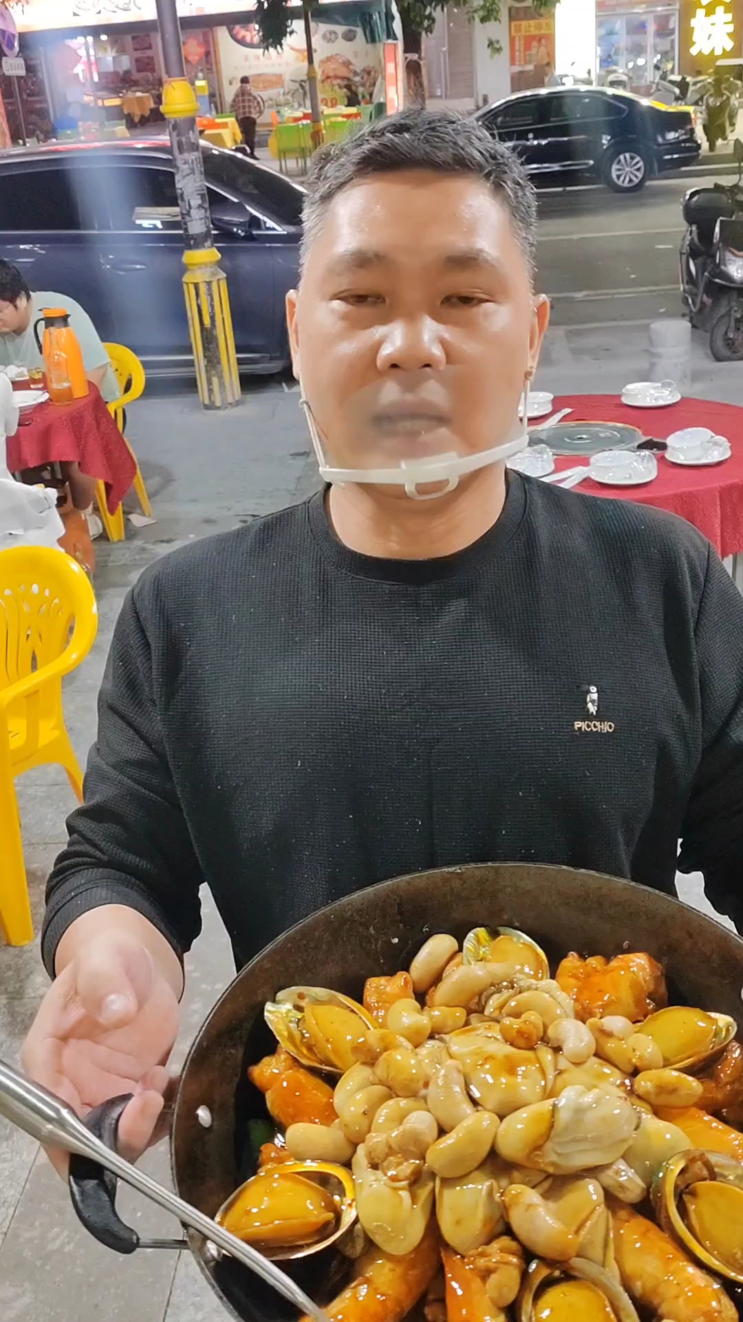 招牌生蚝鸡子焖鸡