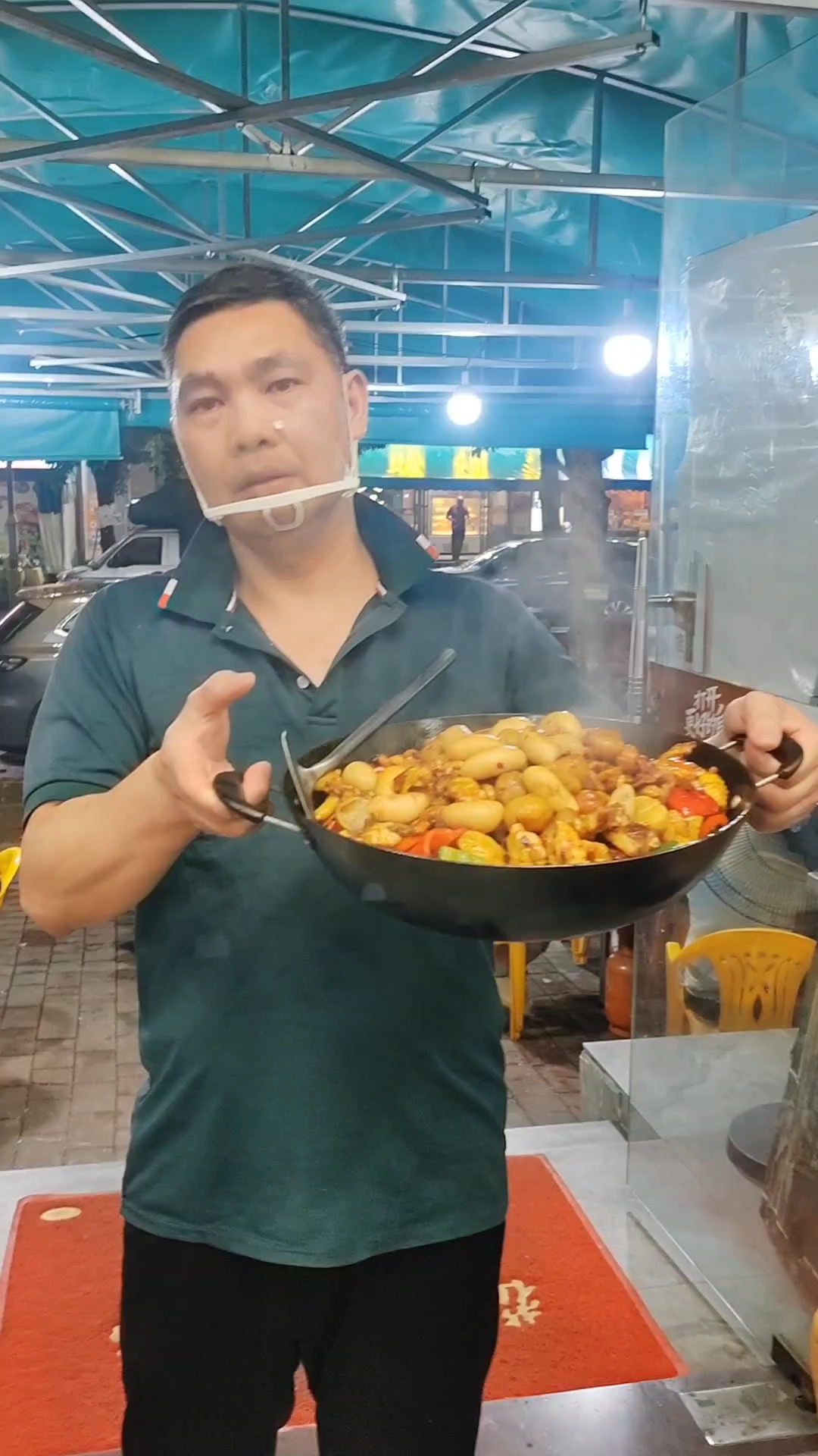 招牌生炒山地扁鸡