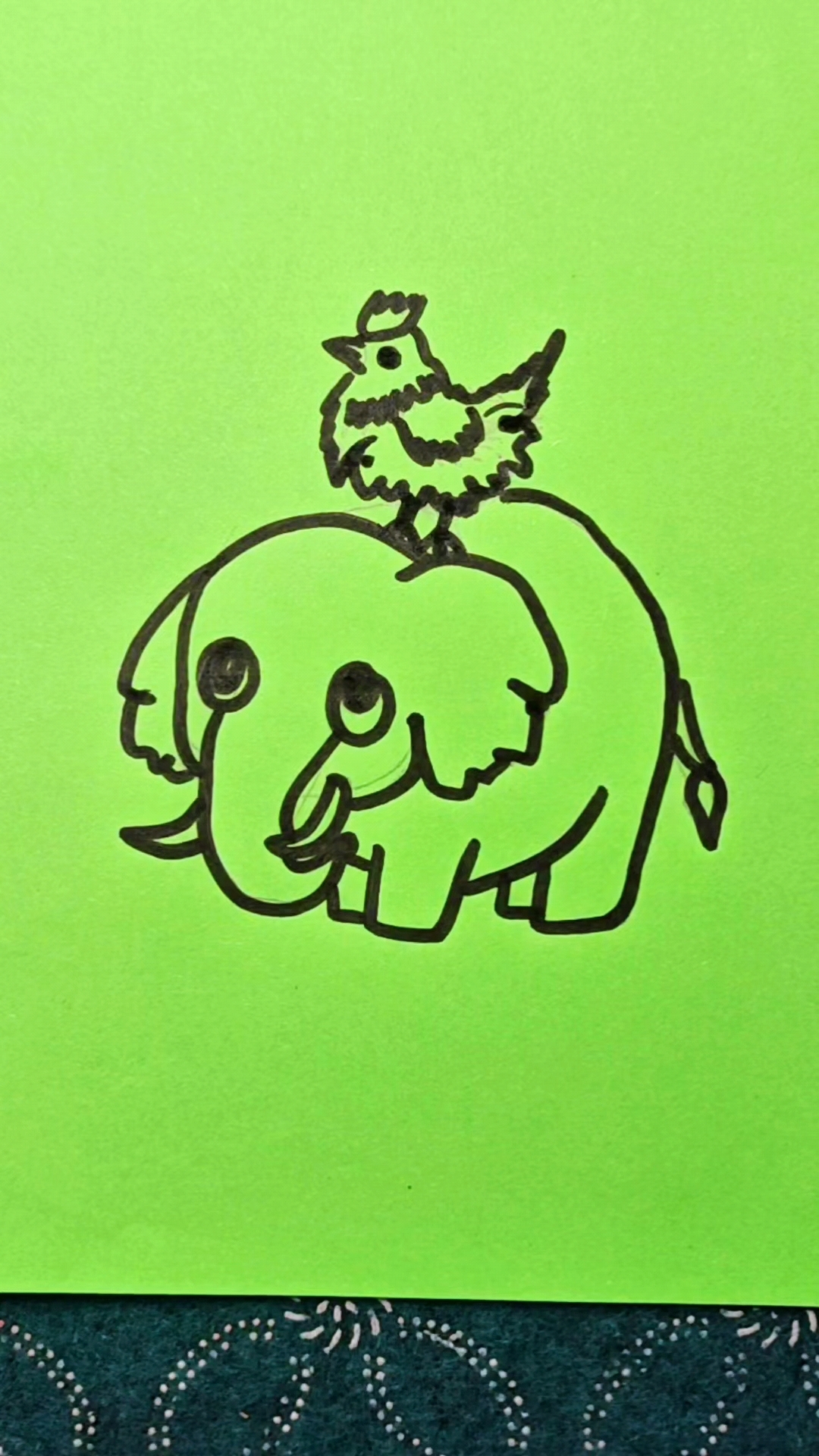 大象与鸡简笔画教程