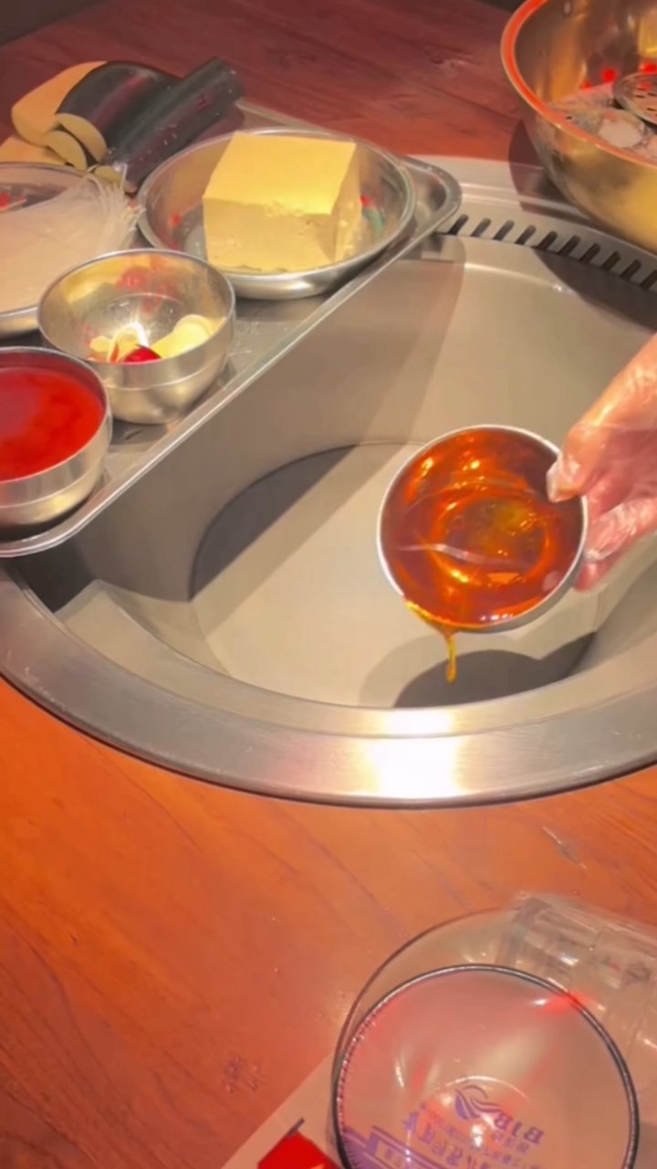 山河屯铁锅炖:鲜味爆棚