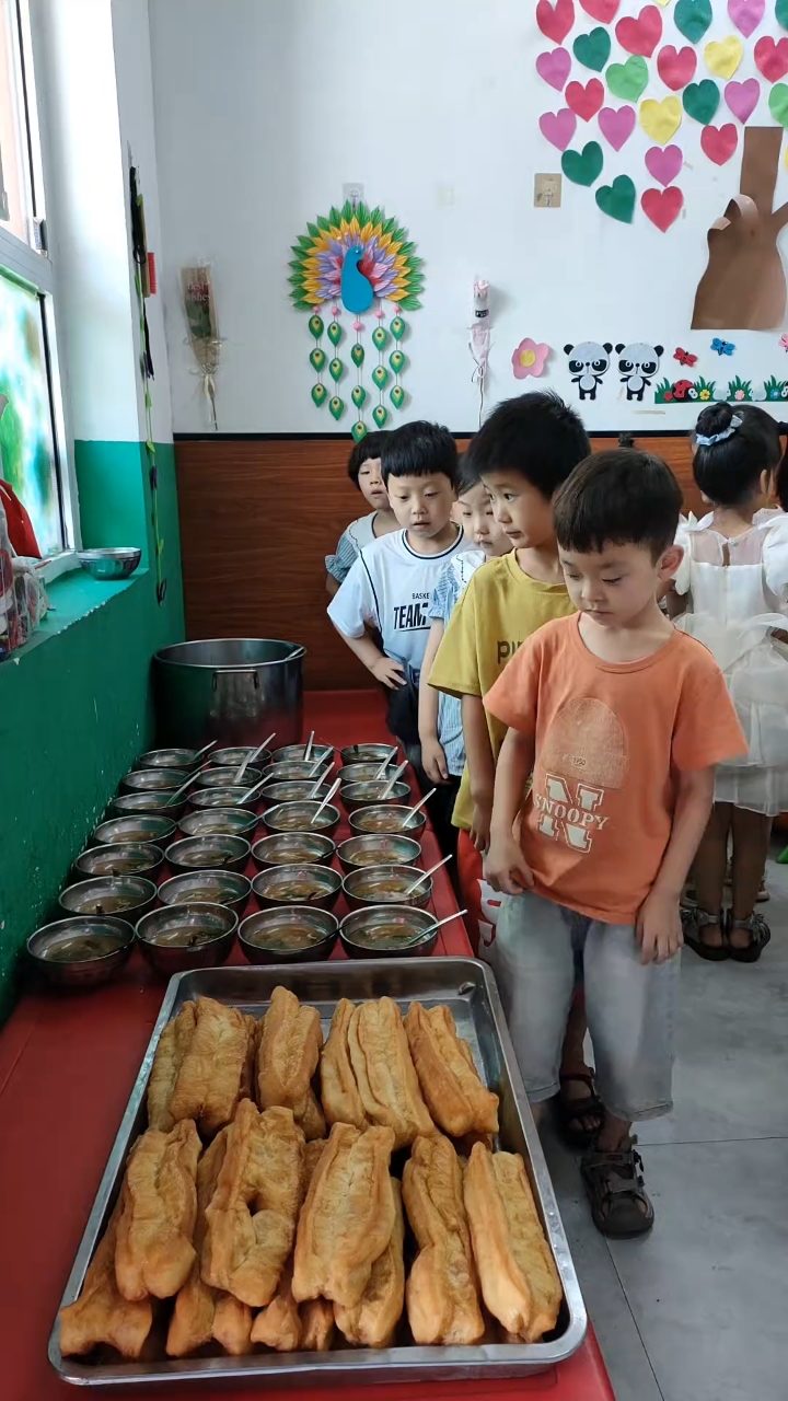 香酥大油条、鸡蛋汤#幼儿园午餐