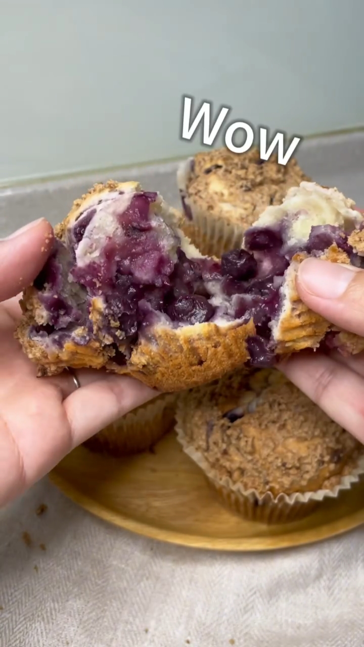 『爆浆蓝莓玛芬蛋糕』酸甜脆软,当下午茶超赞!