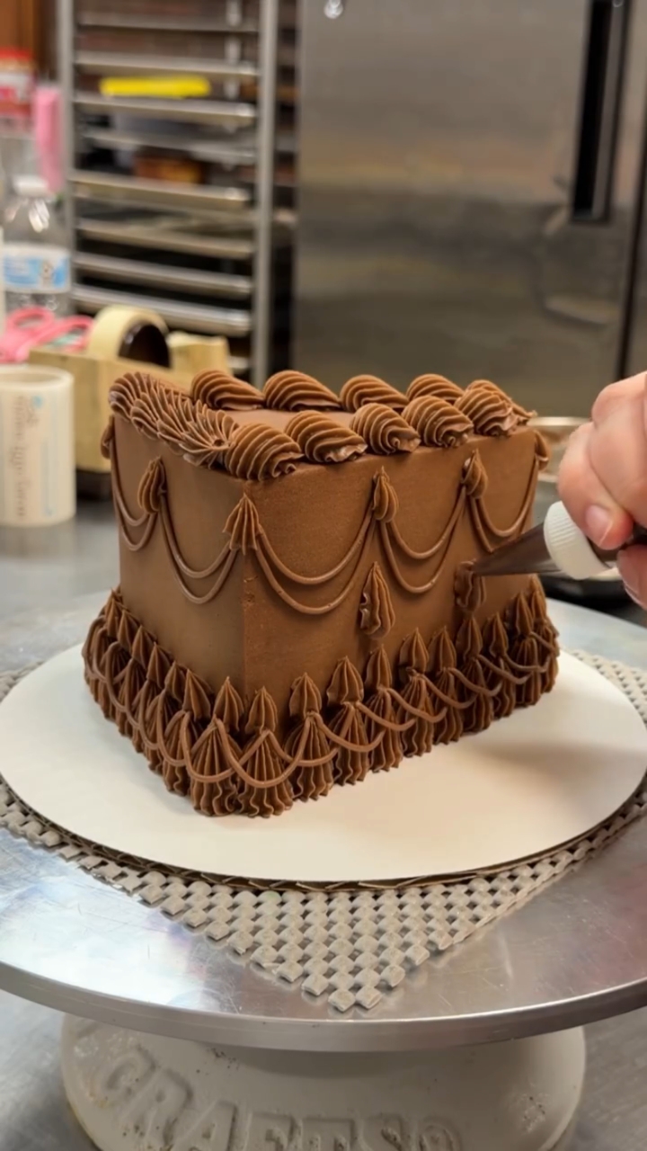 巧克力慕斯蛋糕裱花｜全程好治愈