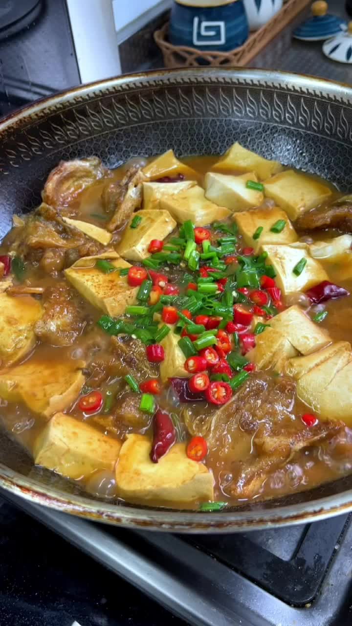鱼和豆腐真是绝配鱼块炖豆腐超级好吃家常菜