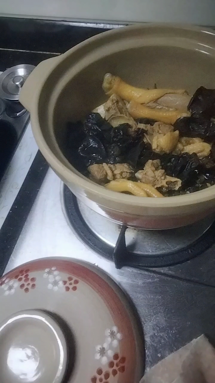 今天菜谱鸭瘸闷木耳