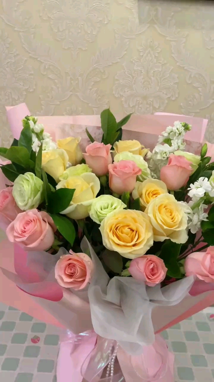 香槟玫瑰混搭粉玫瑰花束