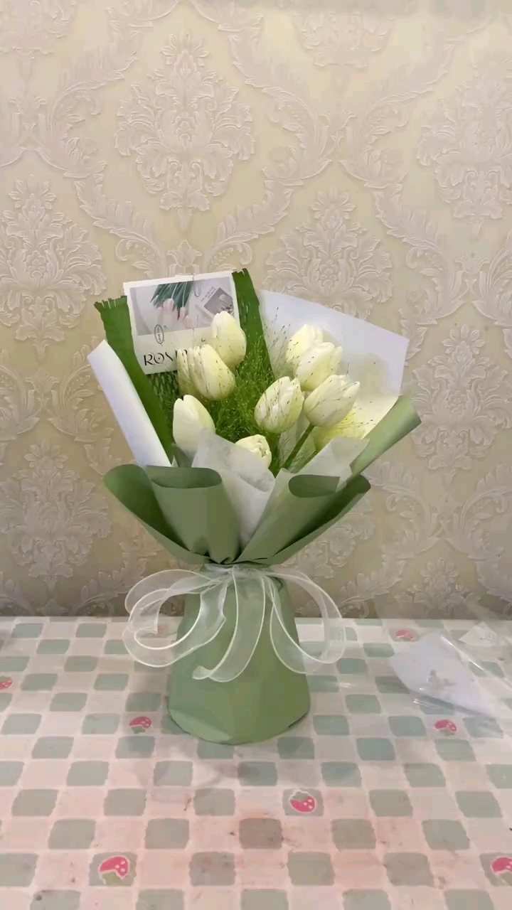 白色郁金香花束,不沾尘埃的浪漫