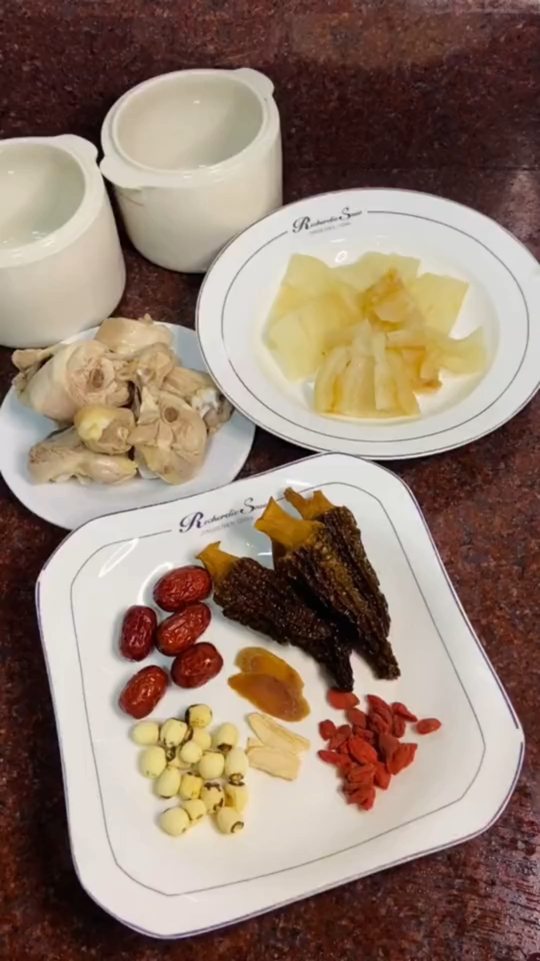 美容养颜补血好喝的花胶炖鸡汤
