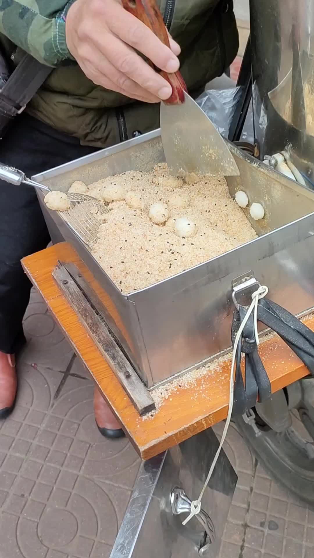 手摇糯米糍粑
