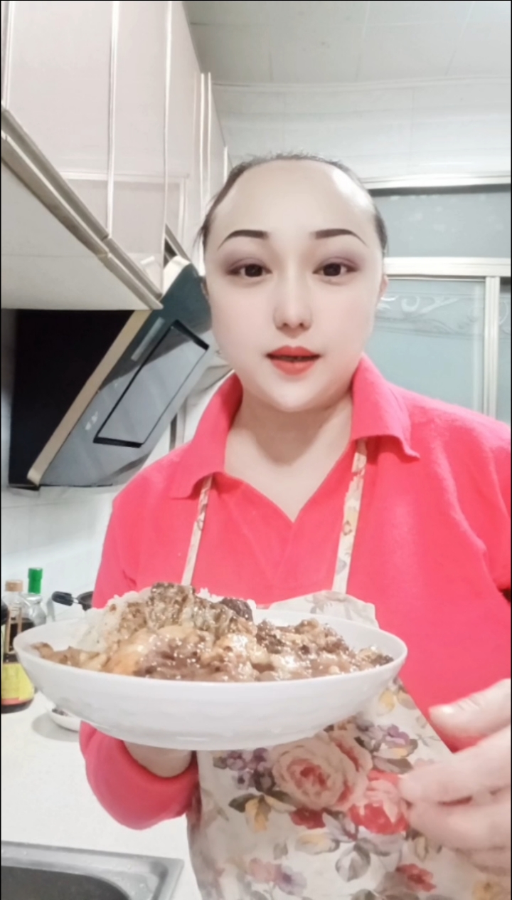 栾记私房菜创始人栾晶女主厨鱼宴晚饭,独立自强创业菜品鱼馆美食