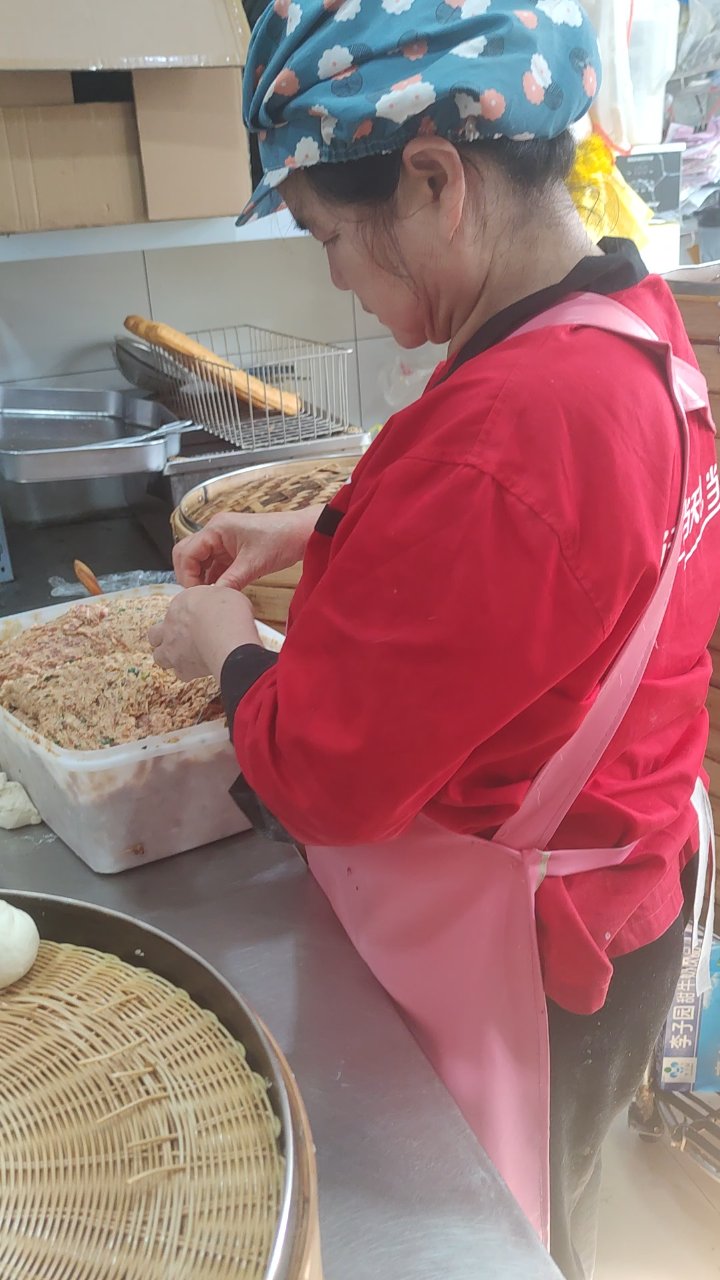 大眼包子铺自已手工包子