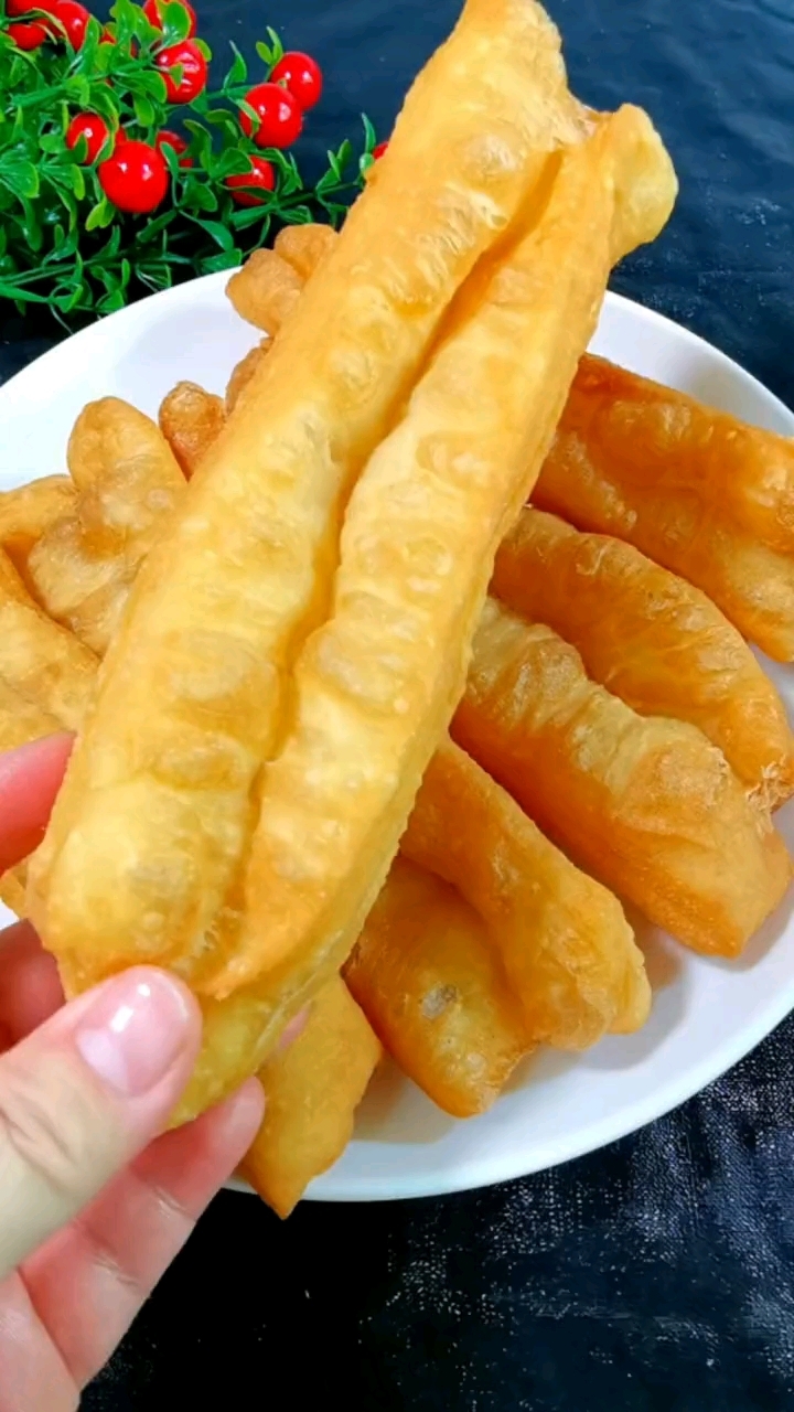 在家炸油条竟然这么简单,厨房小白也能轻松搞定