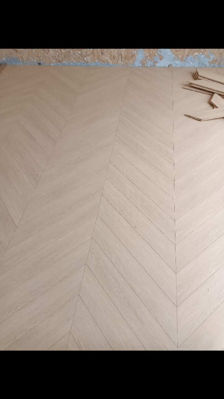 鱼骨拼地板铺装起来就棒棒的