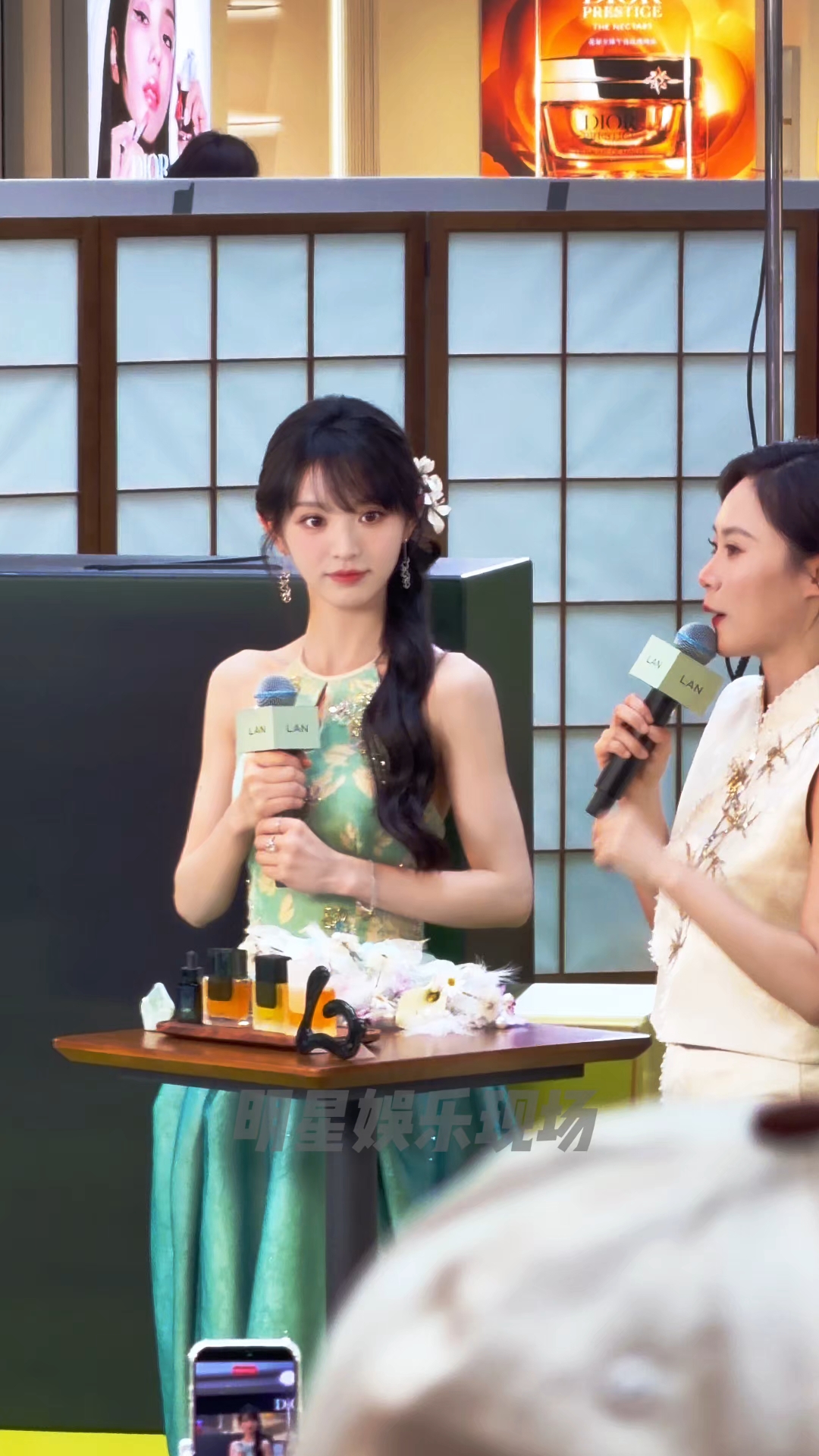 田曦薇生视频状态好美 有颜有身材有肌肉!好羡慕#田曦薇#