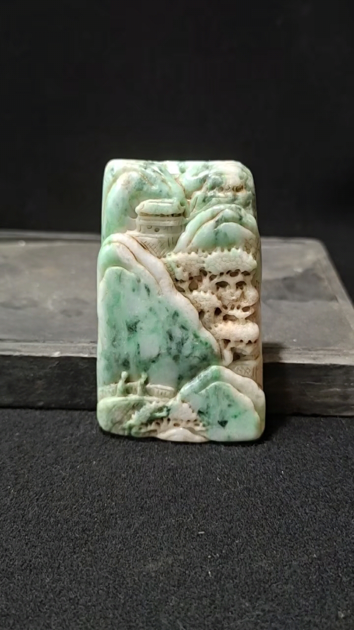 清代翡翠山水牌子