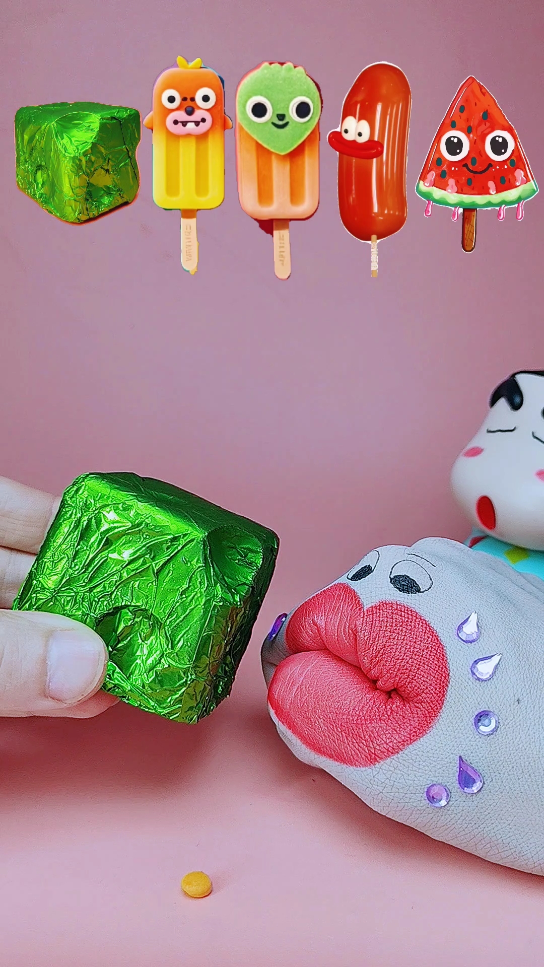 趣味美食,方块奶酪巧克力和各种糖果棒棒糖,果子开吃喽