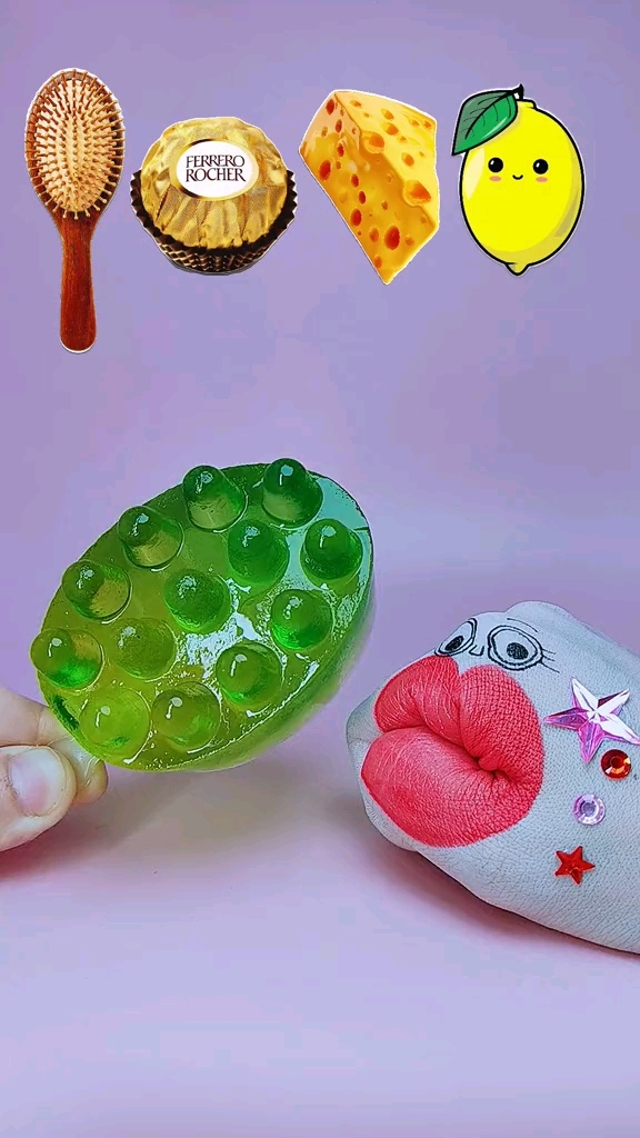 趣味美食,卡通果冻和费列罗巧克力,还有芝士片,真是绝配