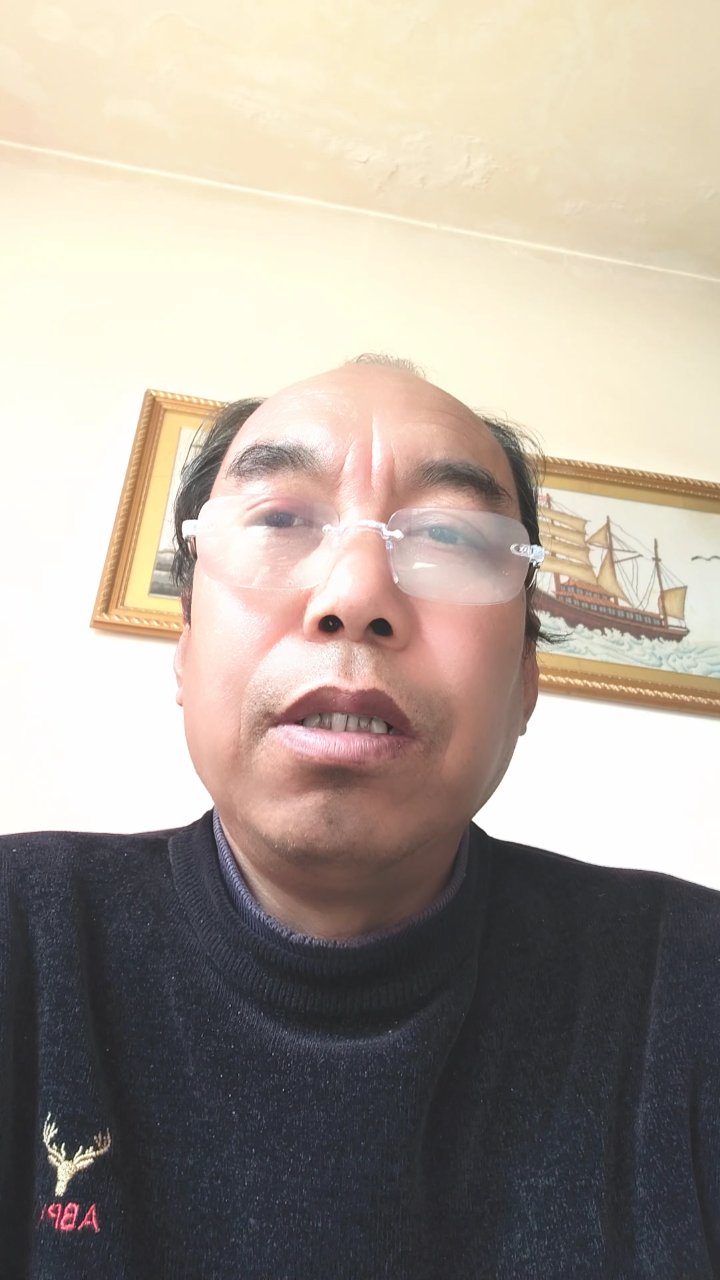 生日蛋糕vs红鸡蛋:传统祝福更暖心