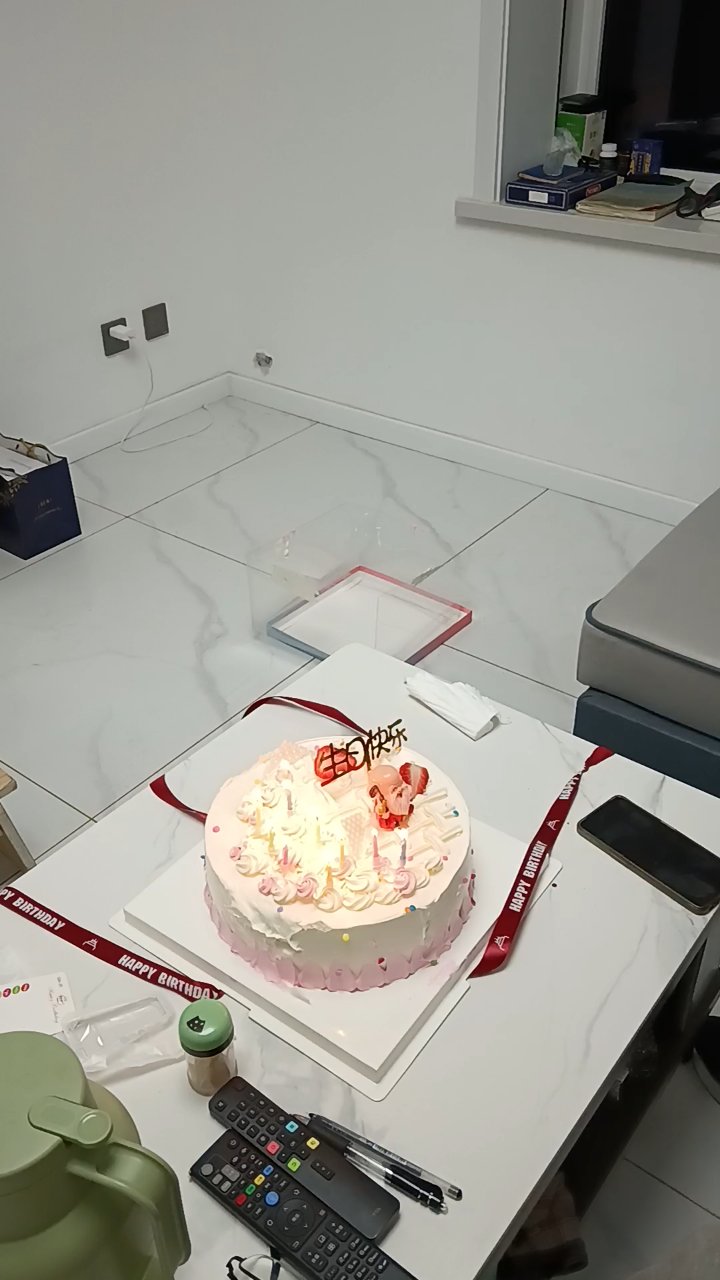 张先生生日蛋糕美翻了!