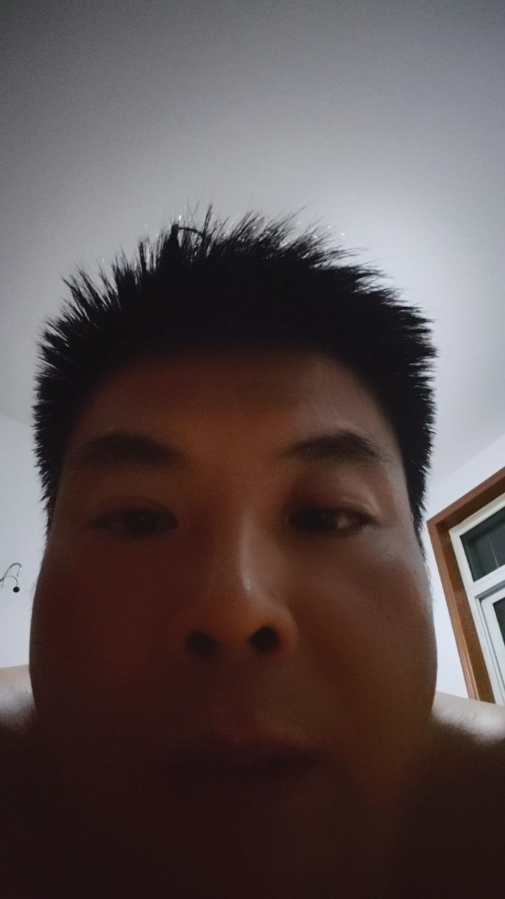 塑料厂急招工,坐着上班日薪180!