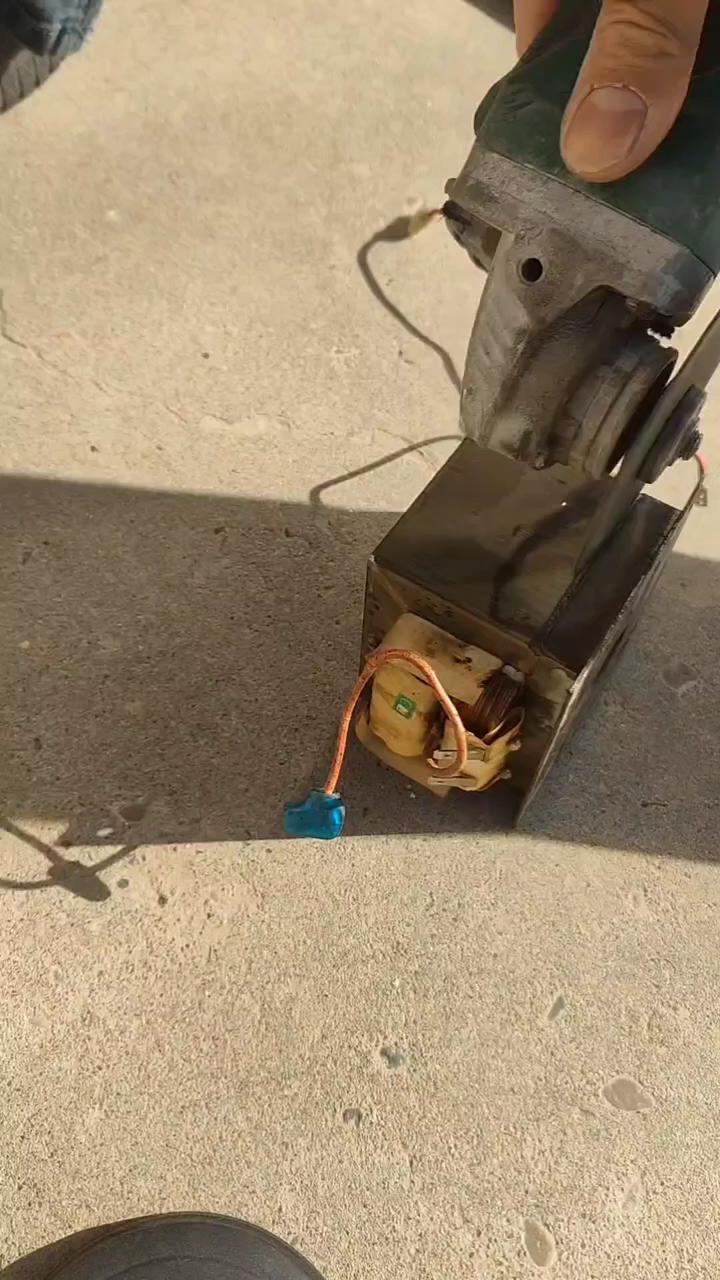 700瓦微波炉变压器制作点焊机!