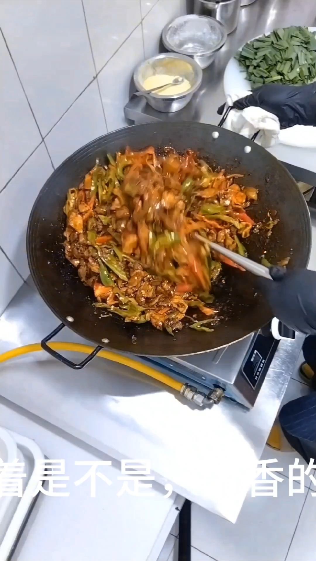 今天菜单，回锅肉，海带丝，卤鸡腿