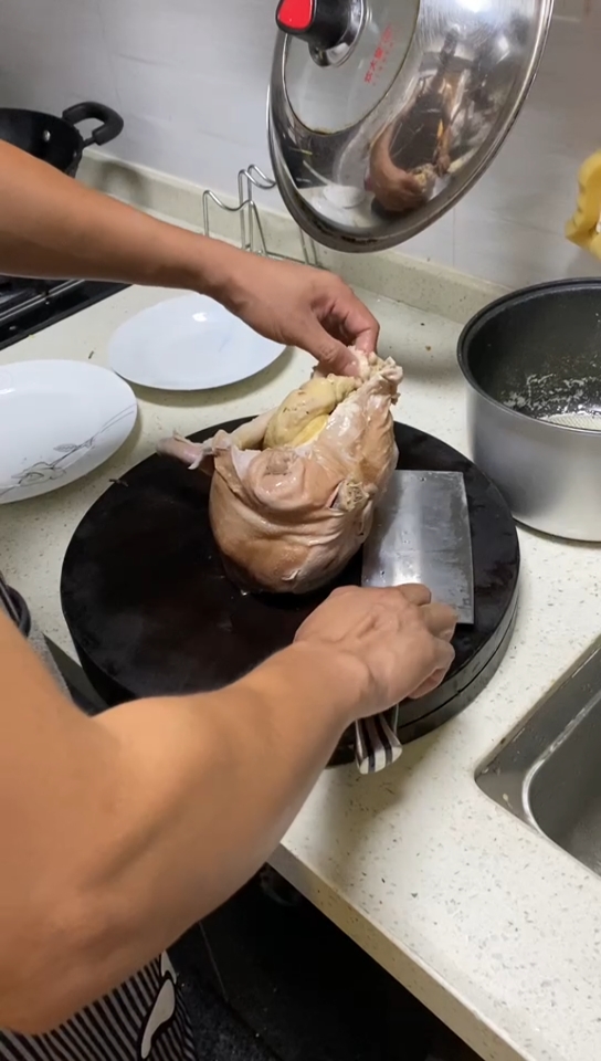 美味的猪肚鸡,炖出美味,吃出幸福