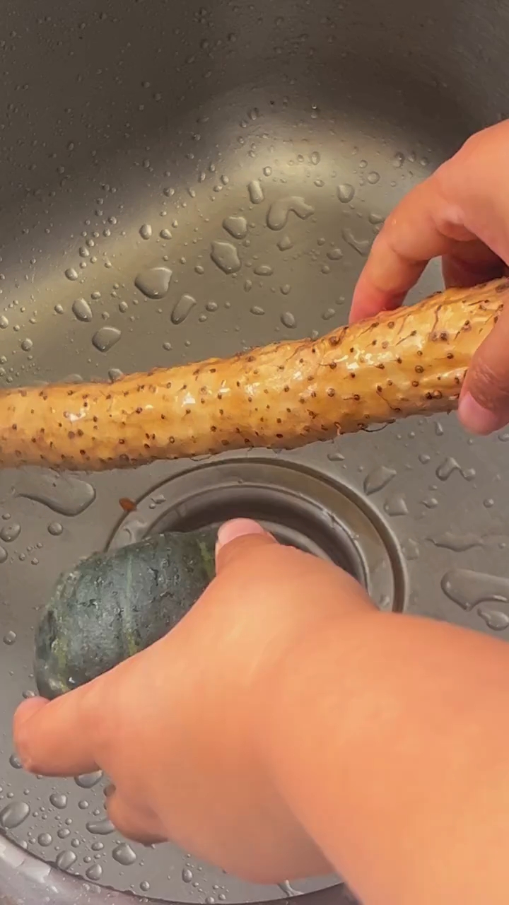 麻山药南瓜馒头 麻山药南瓜和面做了一锅果蔬馒头 ，简单又好吃