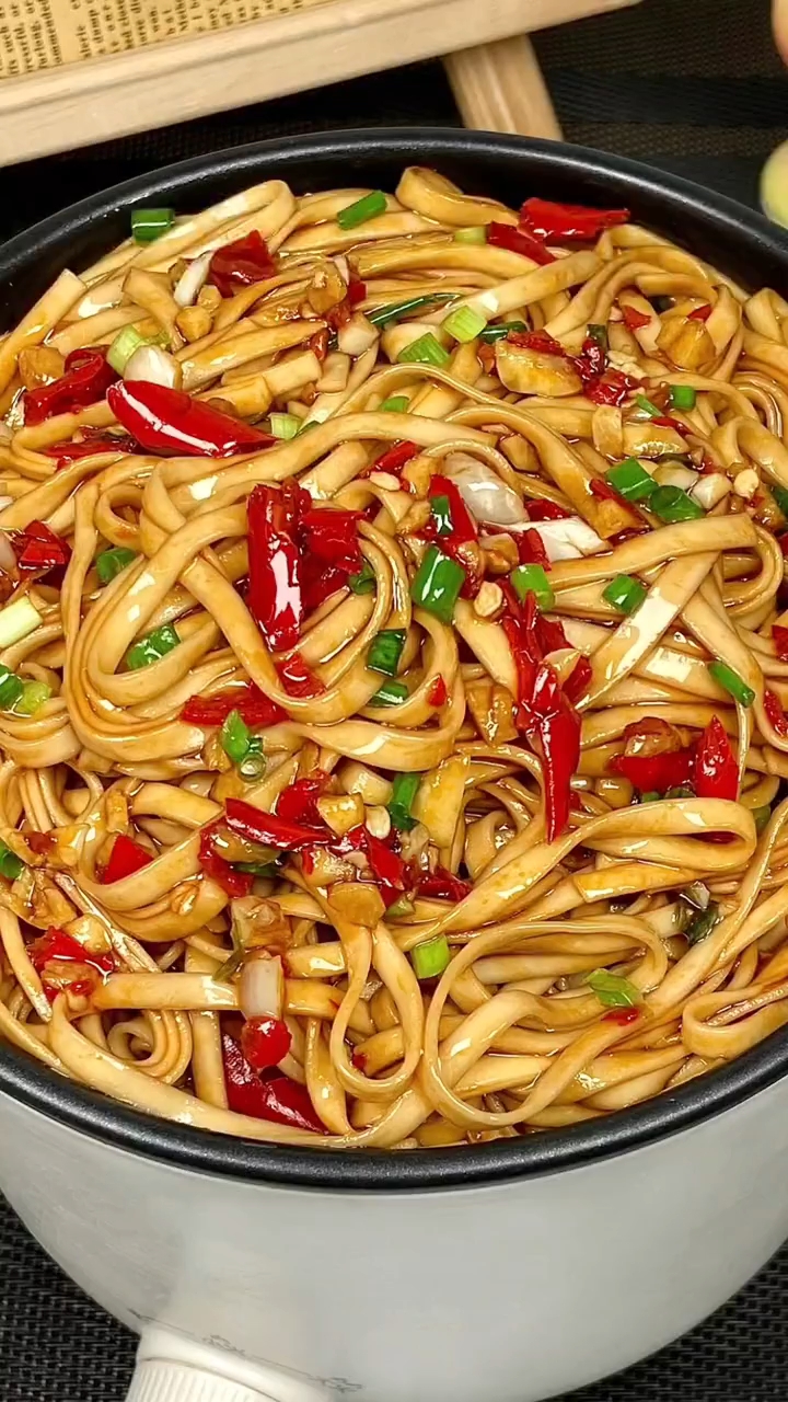 这到底是谁发明的啊,味道真的是绝了! 一周不重样的面条做法!