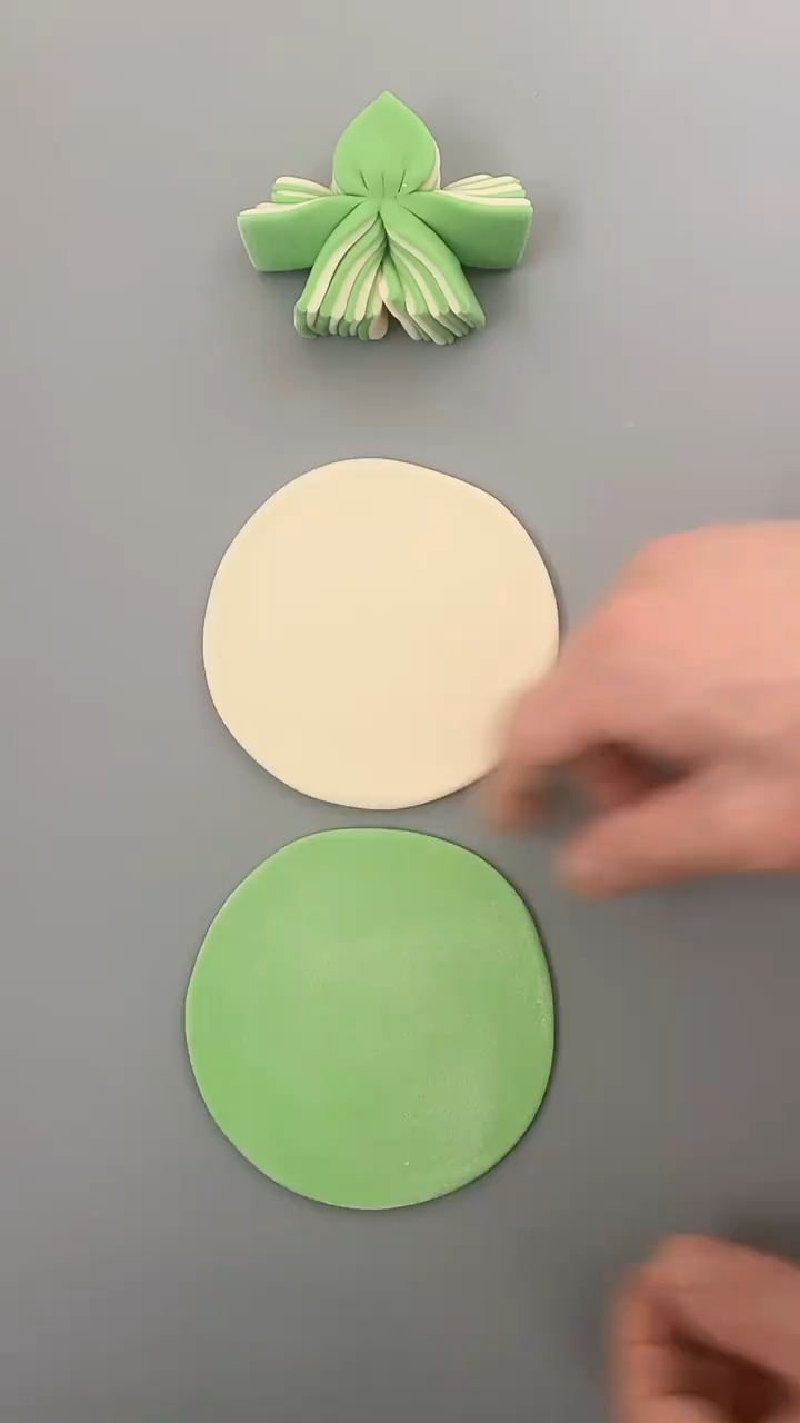 双色花卷新做法的慢动作手法教程!简单易学!