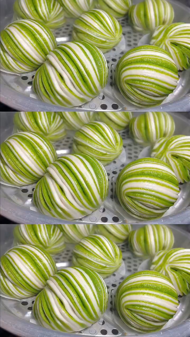 菠菜双色花卷详细手法教程,这样做老人孩子都喜欢吃!营养又美味