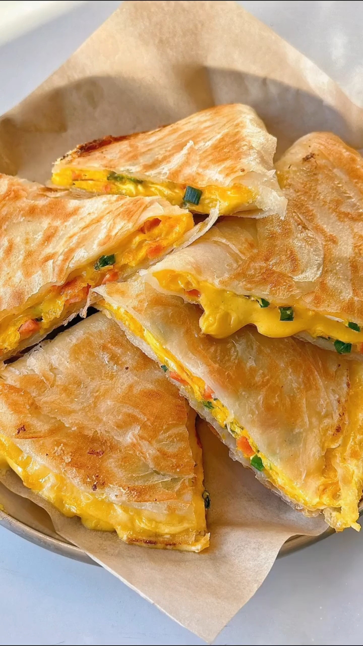 手抓饼的王炸吃法！葱香火腿手抓饼！