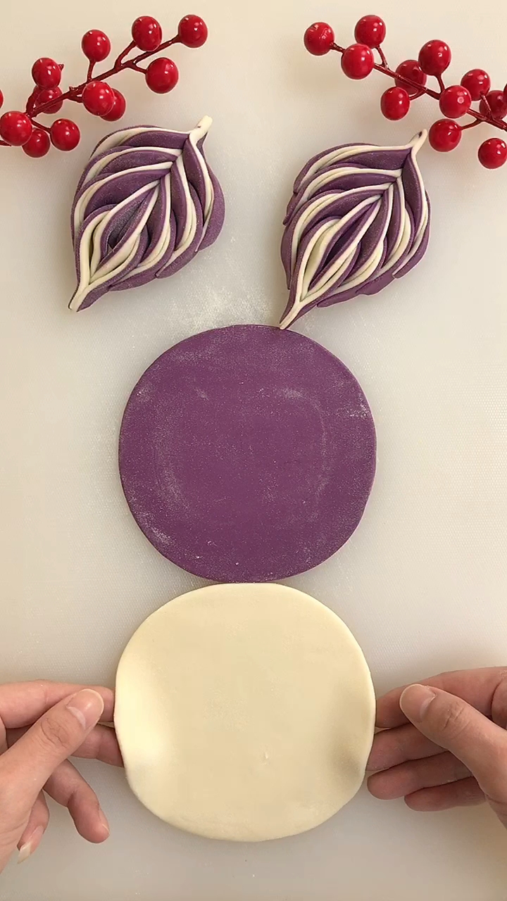 双色花卷慢动作手法教程!有喜欢的收藏试试!面食分享