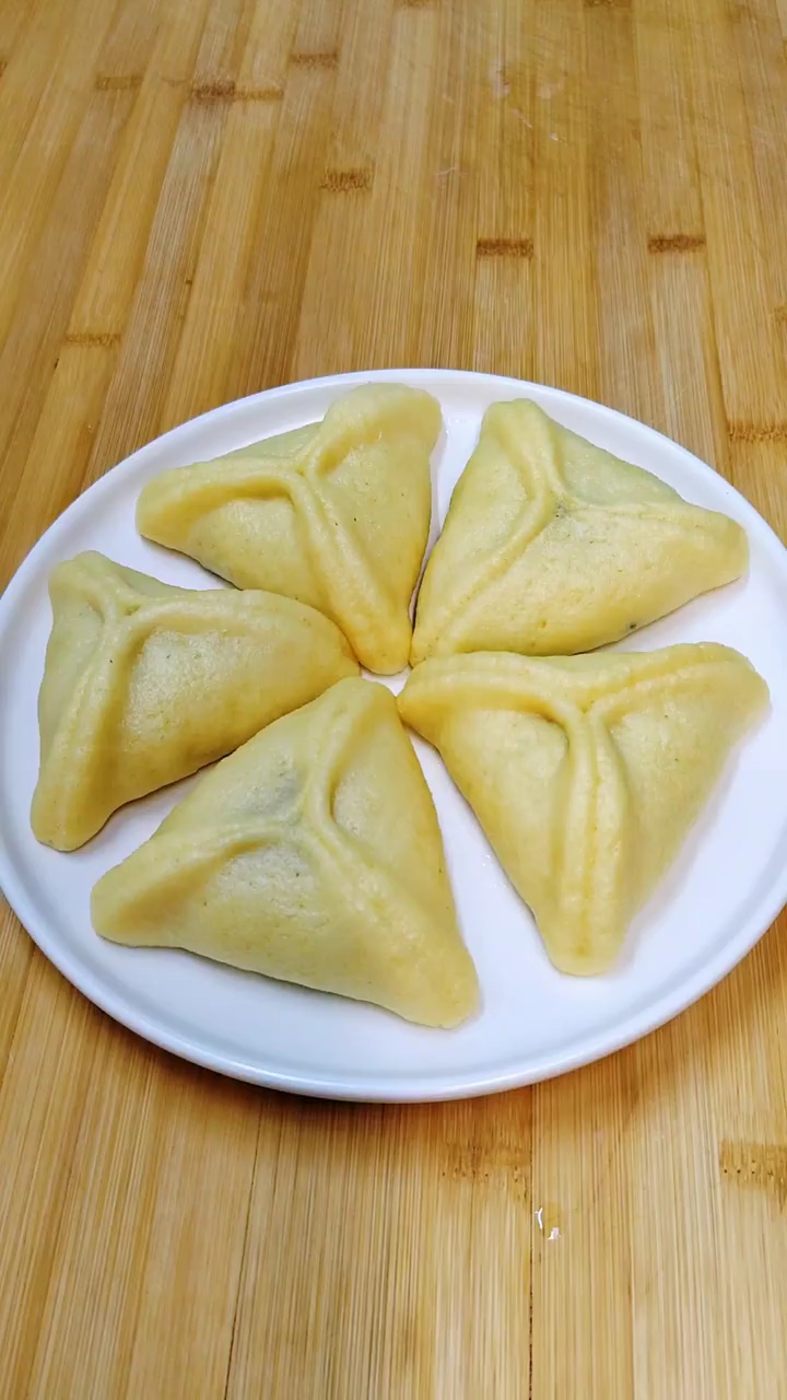 玉米面糖三角包详细教程来了,简单易学,好看又好吃!