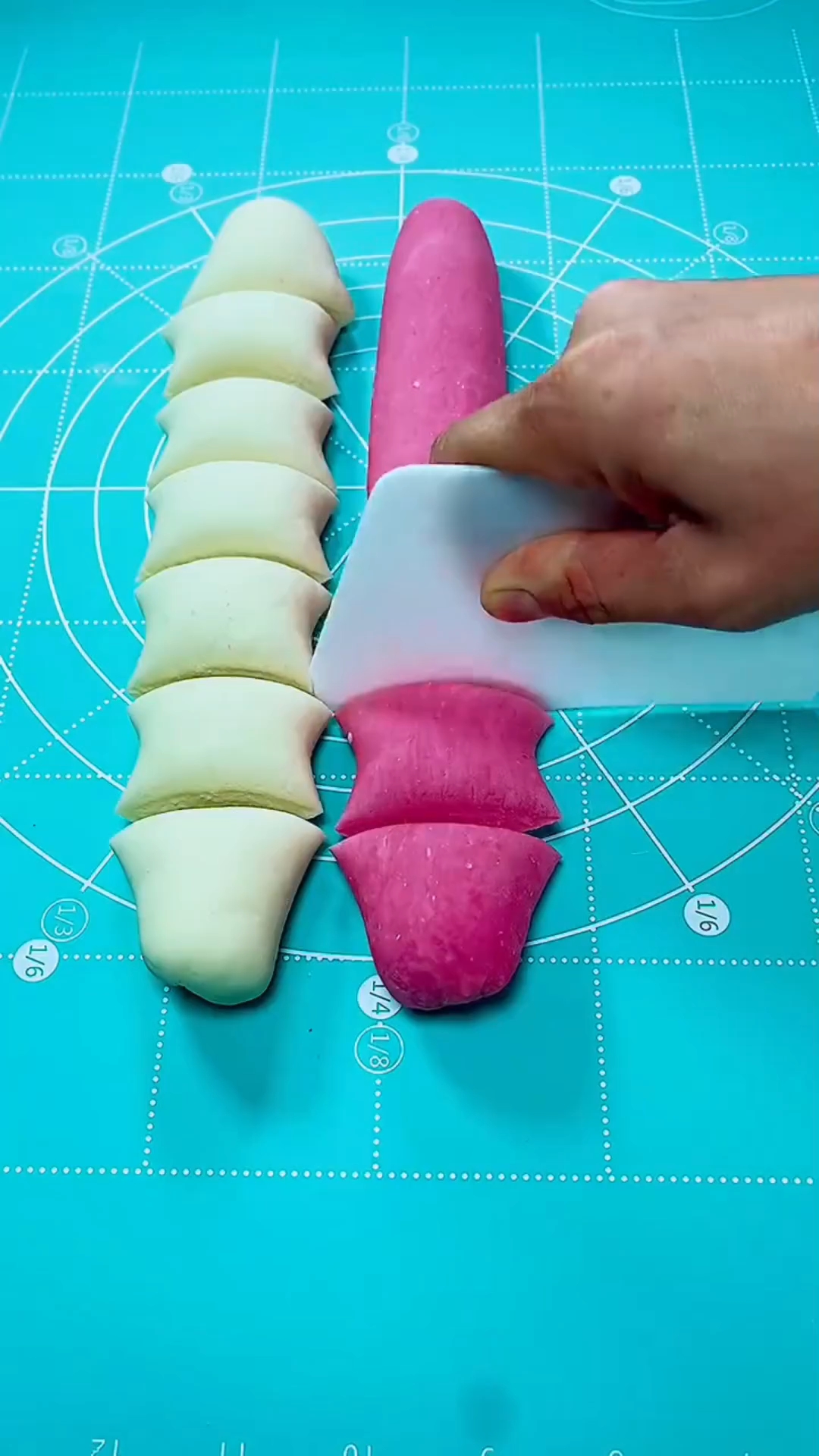 花样豆沙包慢动作手法教程!