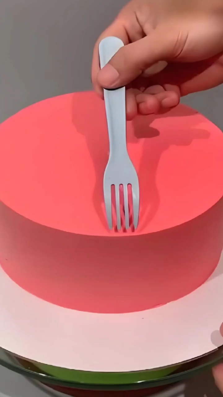 只有美食博主才知道的六种蛋糕隐藏吃法学会再也不用出去买！