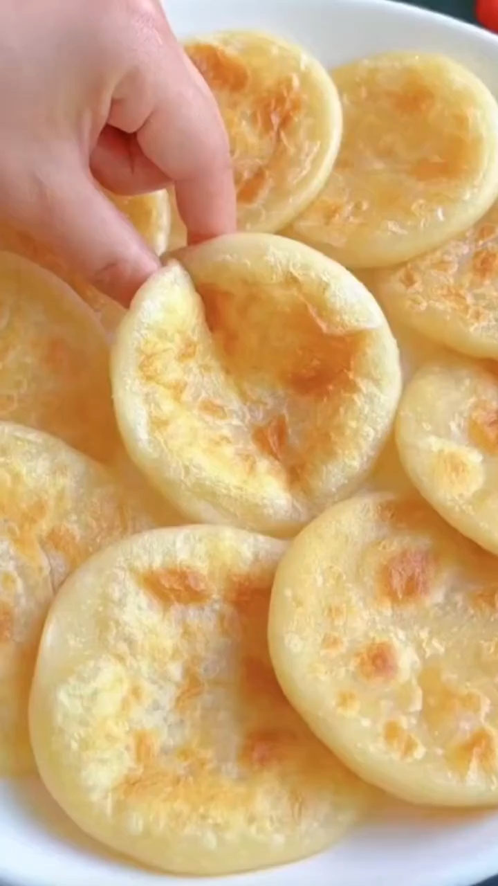 这到底是谁发明的啊，味道真的绝了！ 妈妈一定要学会早餐饼做法