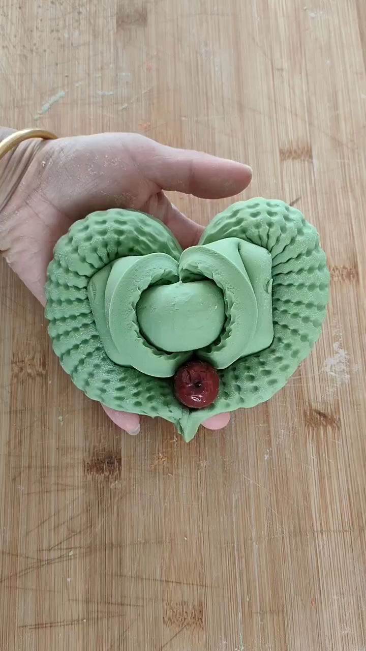 果蔬爱心花卷慢动作手法教程！面食分享